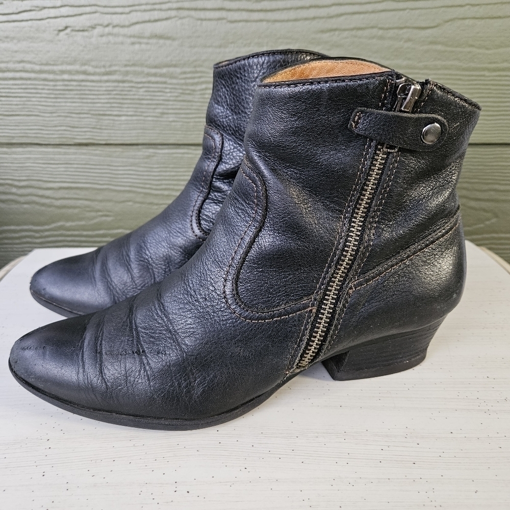 Sofft Padma Western Ankle Booties Black Leather Short Zip Boots Womens Size 8.5M